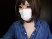 日本口罩嫩妹在公廁揉乳摳逼自瀆